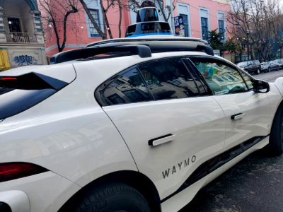 Waymo почне пропонувати безкоштовні послуги роботаксі без водія в Лос-Анджелесі